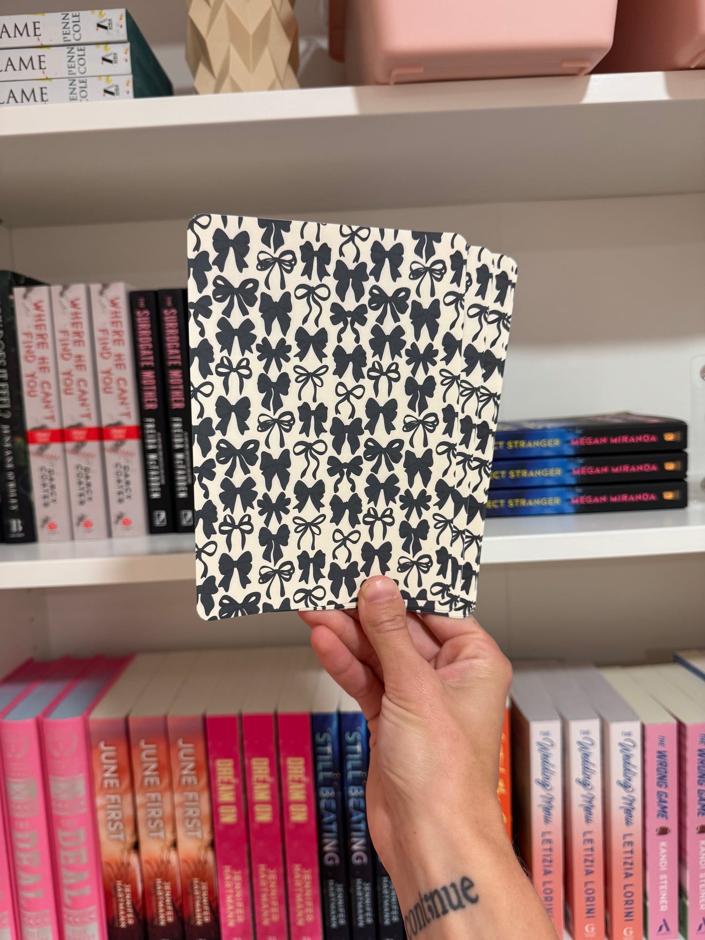 Tied in Black E-Reader Insert