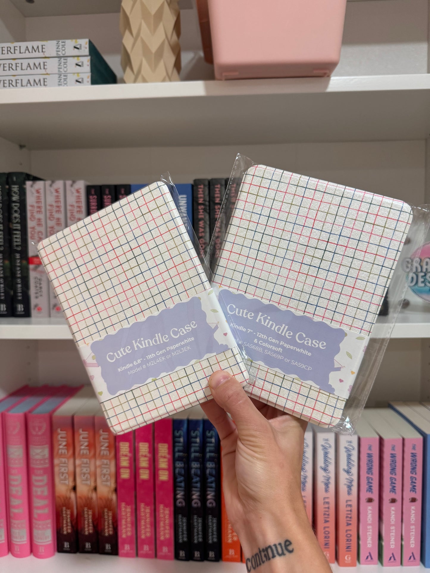 Illustrated Grid Lines E-Reader Case w/ Handle