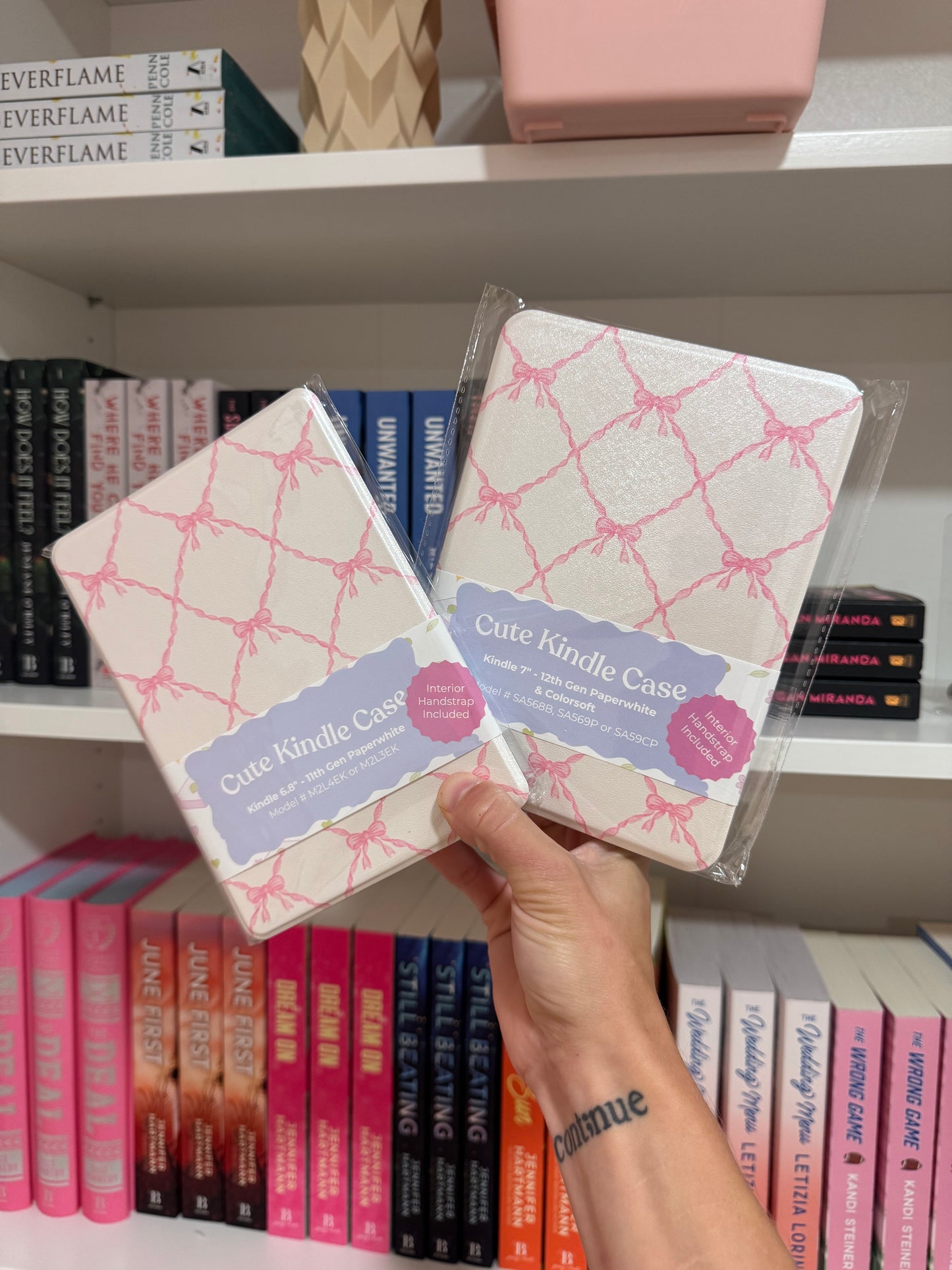 Coquette Pink Bows E-Reader Case w/ Handle